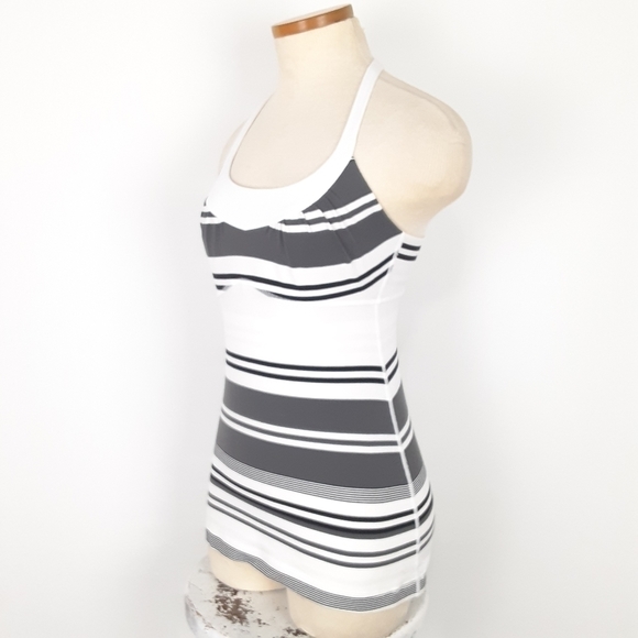 Lululemon Scoop Me Up Tank In Grey/White Stripe Size 6 🩶🤍🩶 - Picture 3 of 8
